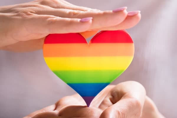 Bói tình yêu cho LGBT giúp bạn biết về tâm ý người ấy dễ dàng hơn